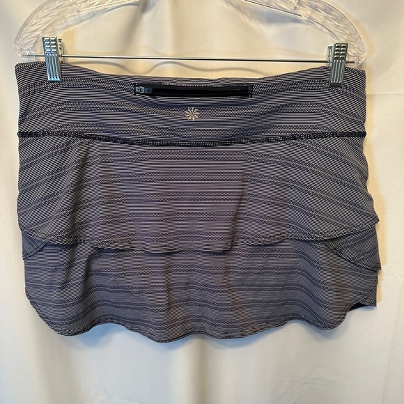 Athleta Women’s Size Large THIS IS SOLD - Picture 3 of 9